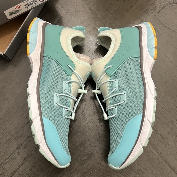 Vionic | Wasabi & Mint London Sneaker - Women - Picture 8 of 14